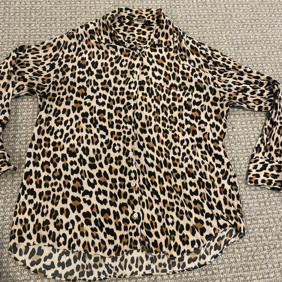Zara Tops - Zara Shirt Women's Medium Cheetah Leopard Print ButtonDown Blouse Viscose Pocket